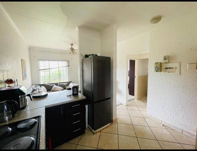 2 BEDROOM APARTMENT FOR SALE IN WATERVAL EAST